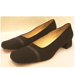 Salvatore Ferragamo Boutique Black Satin Pumps Size 10 AA Made in Italy
